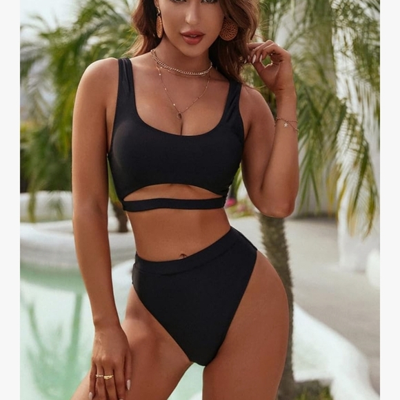 Black Bikini with High-Cut Legs and Plunging Neckline - Picture 2 of 6